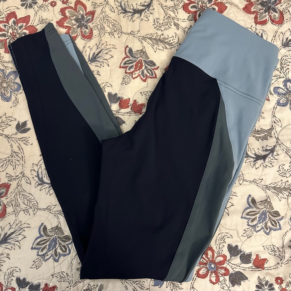 Lululemon Get Going Train Tight 28"